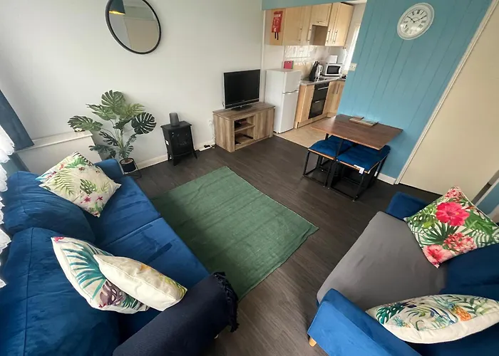 Macs Shack, California Sands, Scratby - Two Bed Chalet, Sleeps 5, Pet Friendly, Free Pool Passes Plus Linen And Towels Included