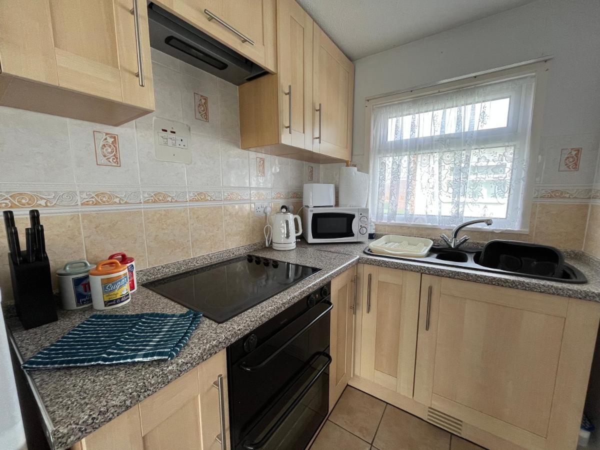 Macs Shack: Beachside Pet-friendly With Entertainment Chalet *