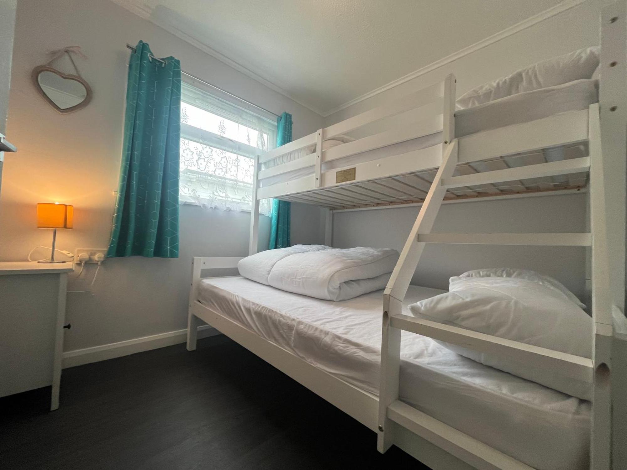 Macs Shack: Beachside Pet-friendly With Entertainment Chalet *