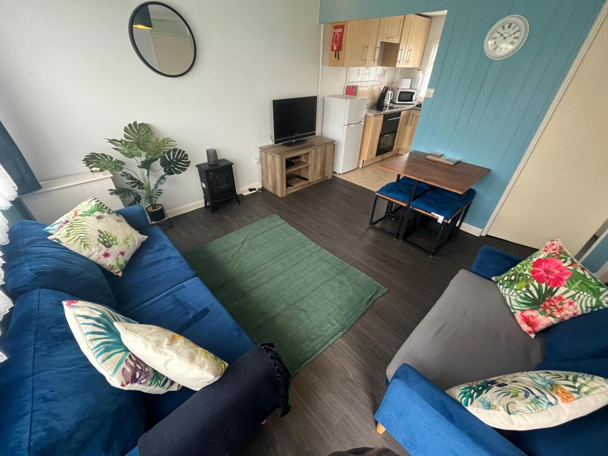 Macs Shack: Beachside Pet-friendly With Entertainment Chalet